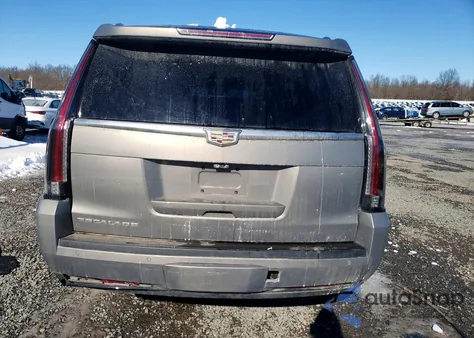 2019 Cadillac Escalade Luxury z USA, uszkodzony, nr VIN 1GYS4BKJ1KR108151